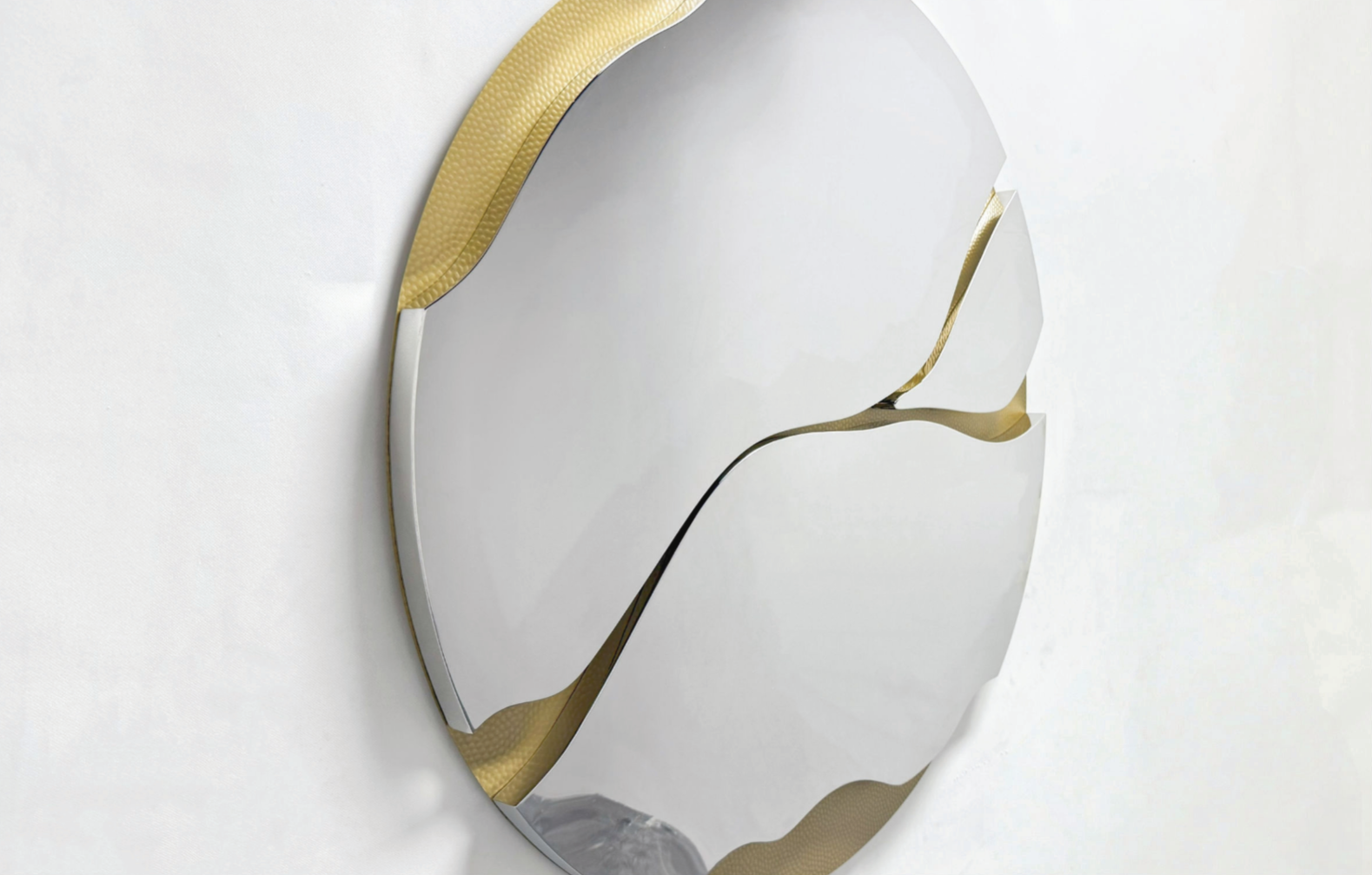 Premium Stainless Steel Wall Art - River Running- Round